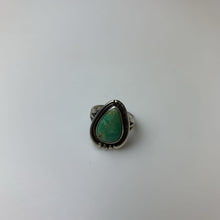 Load image into Gallery viewer, Vintage Native American Sterling Green Turquoise Teardrop Ring sz 6.75
