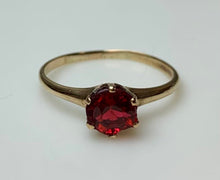 Load image into Gallery viewer, Vintage 10K Gold Garnet Prong Set Ring sz 7 As-Is (1.6g)
