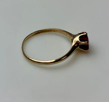 Load image into Gallery viewer, Vintage 10K Gold Garnet Prong Set Ring sz 7 As-Is (1.6g)
