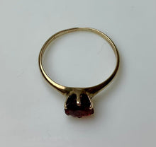 Load image into Gallery viewer, Vintage 10K Gold Garnet Prong Set Ring sz 7 As-Is (1.6g)
