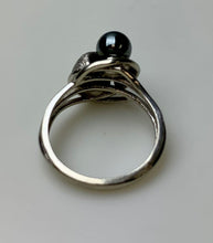 Load image into Gallery viewer, 10K White Gold Gray Pearl Ring sz 6 (3.9g)
