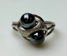 Load image into Gallery viewer, 10K White Gold Gray Pearl Ring sz 6 (3.9g)
