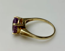 Load image into Gallery viewer, Vintage 10K Gold Amethyst Ring sz 7 (2.8g)
