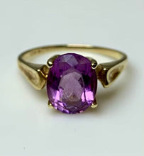 Load image into Gallery viewer, Vintage 10K Gold Amethyst Ring sz 7 (2.8g)
