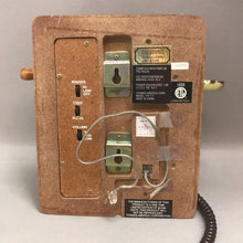 Load image into Gallery viewer, Thomas Collector&#39;s Edition 1927 Country Replica Telephone (9x8x5)
