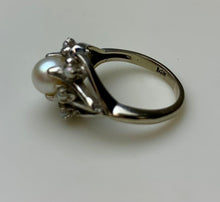 Load image into Gallery viewer, 10K White Gold Pearl Ring sz 5.5 (4.1g)
