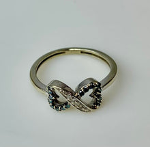 Load image into Gallery viewer, 14K Gold Blue Topaz Ring sz 3.5 (1.5g)
