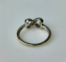 Load image into Gallery viewer, 14K Gold Blue Topaz Ring sz 3.5 (1.5g)
