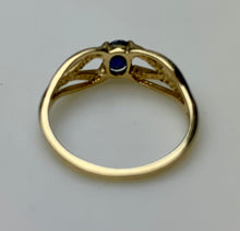 Load image into Gallery viewer, 14K Gold Sapphire Ring sz 4 (1.2g)
