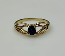 Load image into Gallery viewer, 14K Gold Sapphire Ring sz 4 (1.2g)
