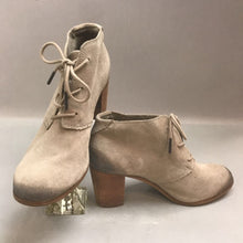 Load image into Gallery viewer, Ladies Suede Toms Ankle Booties Size 9.5
