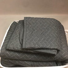 Load image into Gallery viewer, Koolaburra By Ugg Gray King Quilt Set 1 Quilt and 2 Shams
