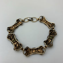 Load image into Gallery viewer, Vintage Providence Stock Company 12K Gold Filled Green Gem Bow Link Bracelet (7")
