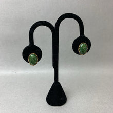 Load image into Gallery viewer, Vintage Danecraft 12K Gold Filled Faceted Jadeite 1.25&quot; Brooch Pin &amp; Screw Back Earrings 0.5&quot; Set

