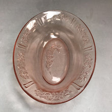 Load image into Gallery viewer, Pink Depression Glass Oval Bowl (2x9x7)
