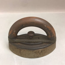 Load image into Gallery viewer, Antique Sad Iron (7inx5in)
