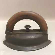 Load image into Gallery viewer, Antique Sad Iron (7inx5in)
