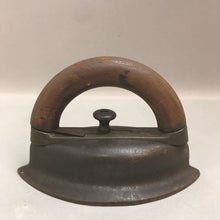 Load image into Gallery viewer, Antique Sad Iron (7inx5in)
