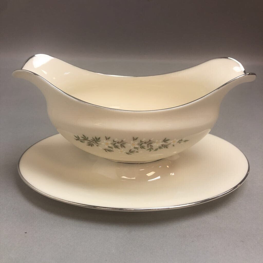 Lenox Brookdale Gravy Boat (3x8x5)