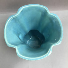 Load image into Gallery viewer, Haeger Seafoam Green Vase with Handles (6&quot;)

