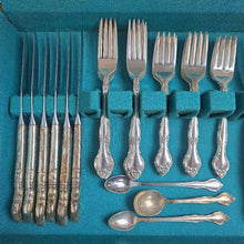 Load image into Gallery viewer, Oneida &#39;Affection&#39; Silverplate Flatware Set w/ Chest (5x16x11)
