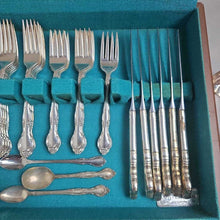 Load image into Gallery viewer, Oneida &#39;Affection&#39; Silverplate Flatware Set w/ Chest (5x16x11)
