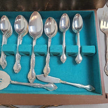 Load image into Gallery viewer, Oneida &#39;Affection&#39; Silverplate Flatware Set w/ Chest (5x16x11)
