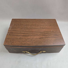Load image into Gallery viewer, Oneida &#39;Affection&#39; Silverplate Flatware Set w/ Chest (5x16x11)
