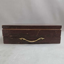 Load image into Gallery viewer, Oneida &#39;Affection&#39; Silverplate Flatware Set w/ Chest (5x16x11)
