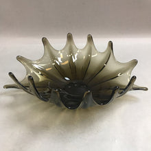 Load image into Gallery viewer, Vintage Italian White Cristal Glass Murano Bowl (11.5inx8in)
