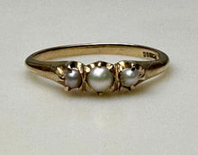 Load image into Gallery viewer, Vintage 14K Gold Pearl Ring sz 5.5 (2.0g)
