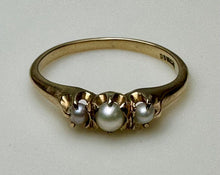 Load image into Gallery viewer, Vintage 14K Gold Pearl Ring sz 5.5 (2.0g)
