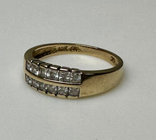 Load image into Gallery viewer, 10K Gold Cubic Zirconia Ring sz 8 (2.9g)
