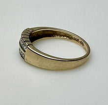 Load image into Gallery viewer, 10K Gold Cubic Zirconia Ring sz 8 (2.9g)
