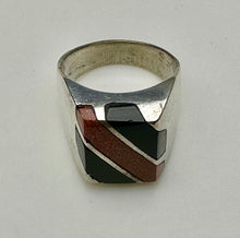 Load image into Gallery viewer, Vintage Sterling Onyx Sunstone Ring Signed sz 10

