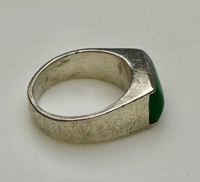 Load image into Gallery viewer, Vintage Sterling Malachite Ring Signed sz 10
