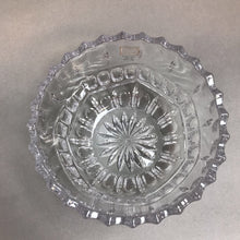 Load image into Gallery viewer, Vintage Round Clear Glass Serving Bowl (4x6)
