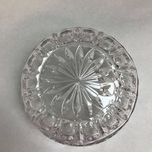 Load image into Gallery viewer, Vintage Round Clear Glass Serving Bowl (4x6)
