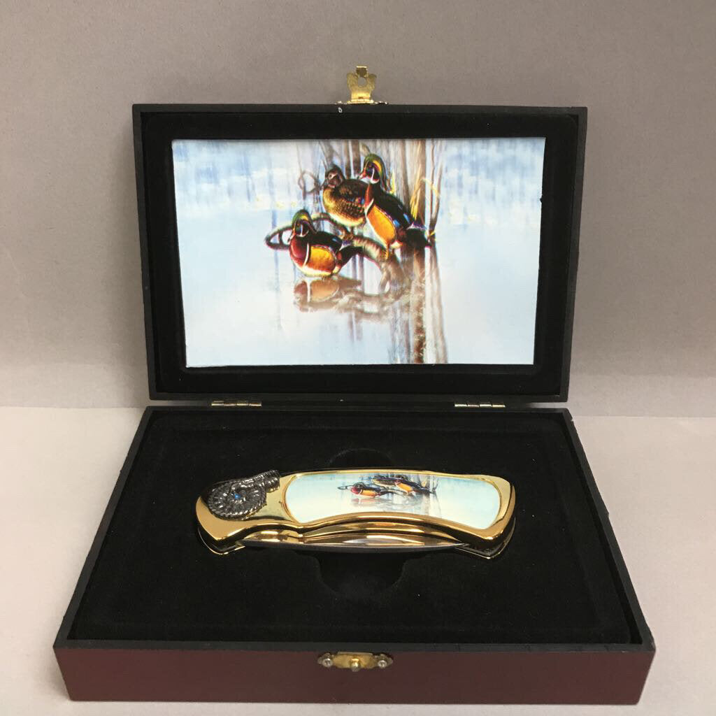 Collectible Duck Folding Knife with Locking Blade (4