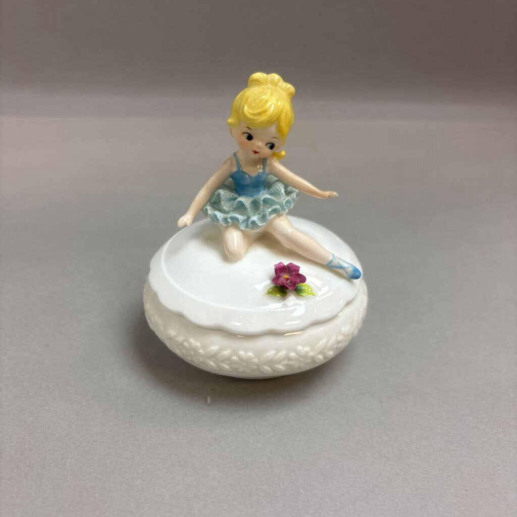 Kelvin's Maeuri Bone China Ballerina Covered Dish (4