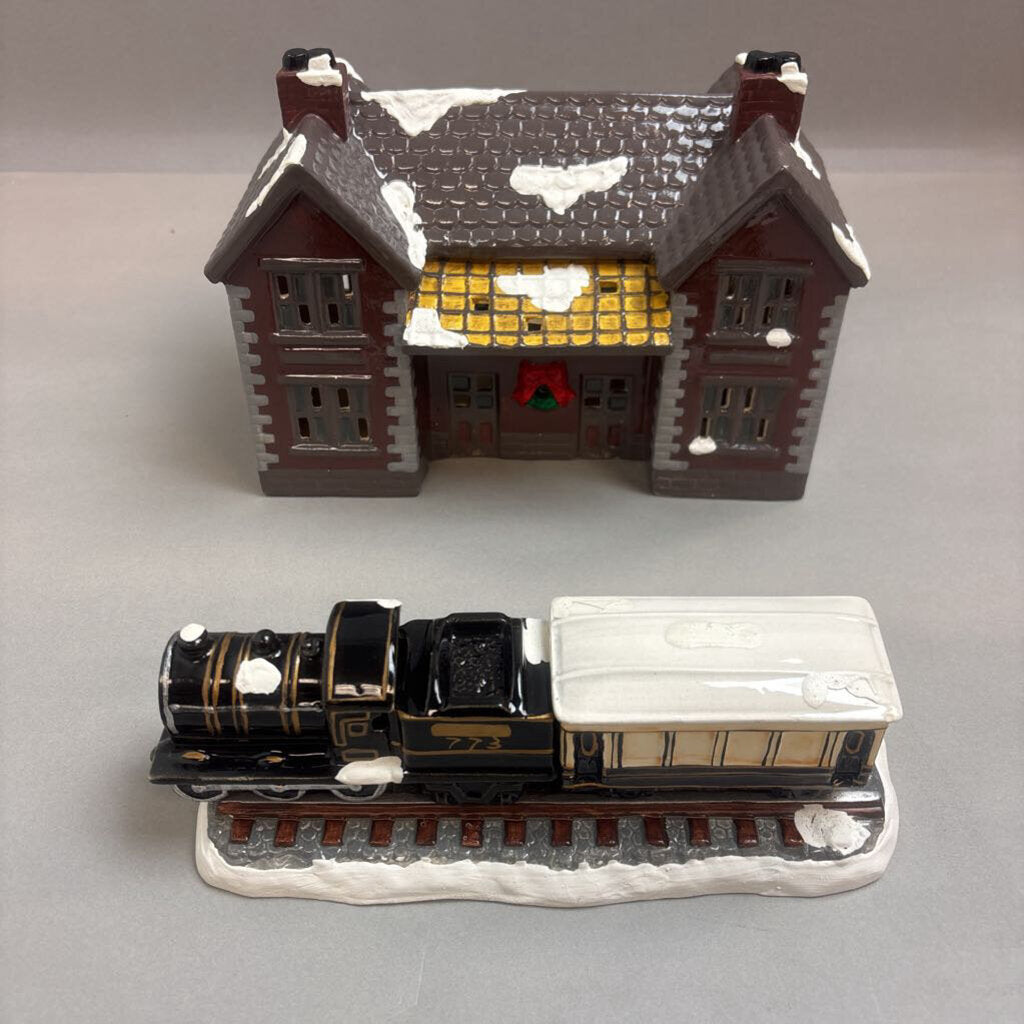 Dept 56 Snow Village Depot With Train/Track (7x10x5) 4 Pcs