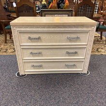 Load image into Gallery viewer, Drexel Dresser (32x43x20)
