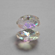 Load image into Gallery viewer, Crystal Clam w/ Pearl Figurine (~2&quot;)
