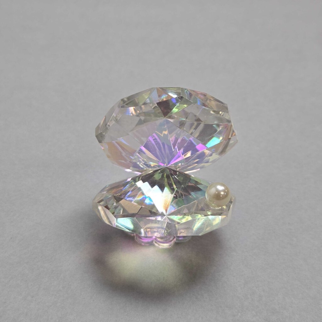Crystal Clam w/ Pearl Figurine (~2