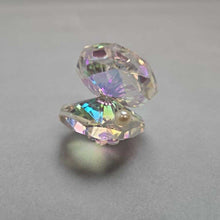 Load image into Gallery viewer, Crystal Clam w/ Pearl Figurine (~2&quot;)
