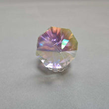 Load image into Gallery viewer, Crystal Clam w/ Pearl Figurine (~2&quot;)

