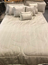 Load image into Gallery viewer, Veratex King 10 Piece Bedding Set
