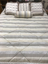 Load image into Gallery viewer, Martex Keng 5 Piece Bedding Set
