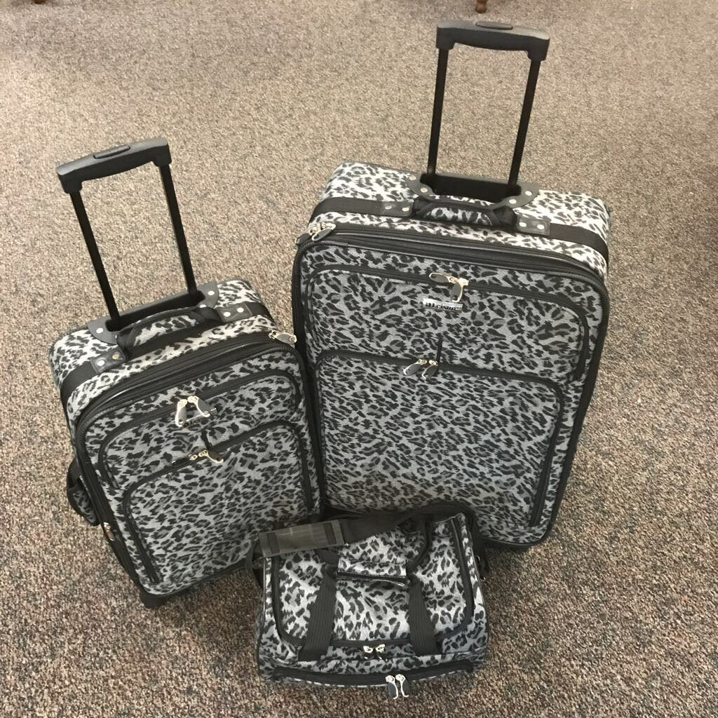 Leisure Soft Shell Animal Print 3 Piece Set of Luggage