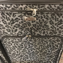 Load image into Gallery viewer, Leisure Soft Shell Animal Print 3 Piece Set of Luggage
